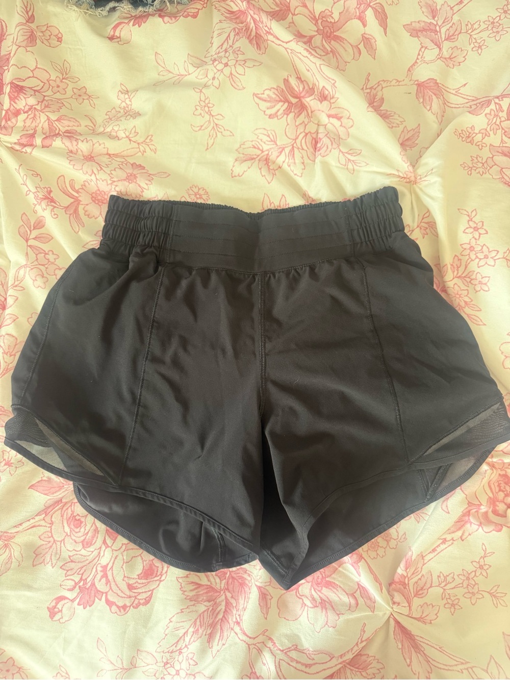 Black Lululemon Hotty Hot 4” Inseam Shorts